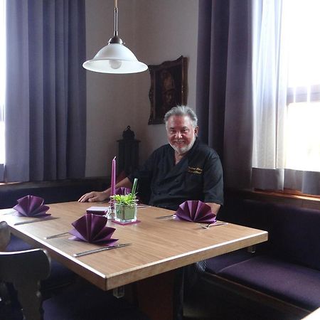 Hotel-Restaurant Zum Goldenen Hahnen Маркгронинген Экстерьер фото