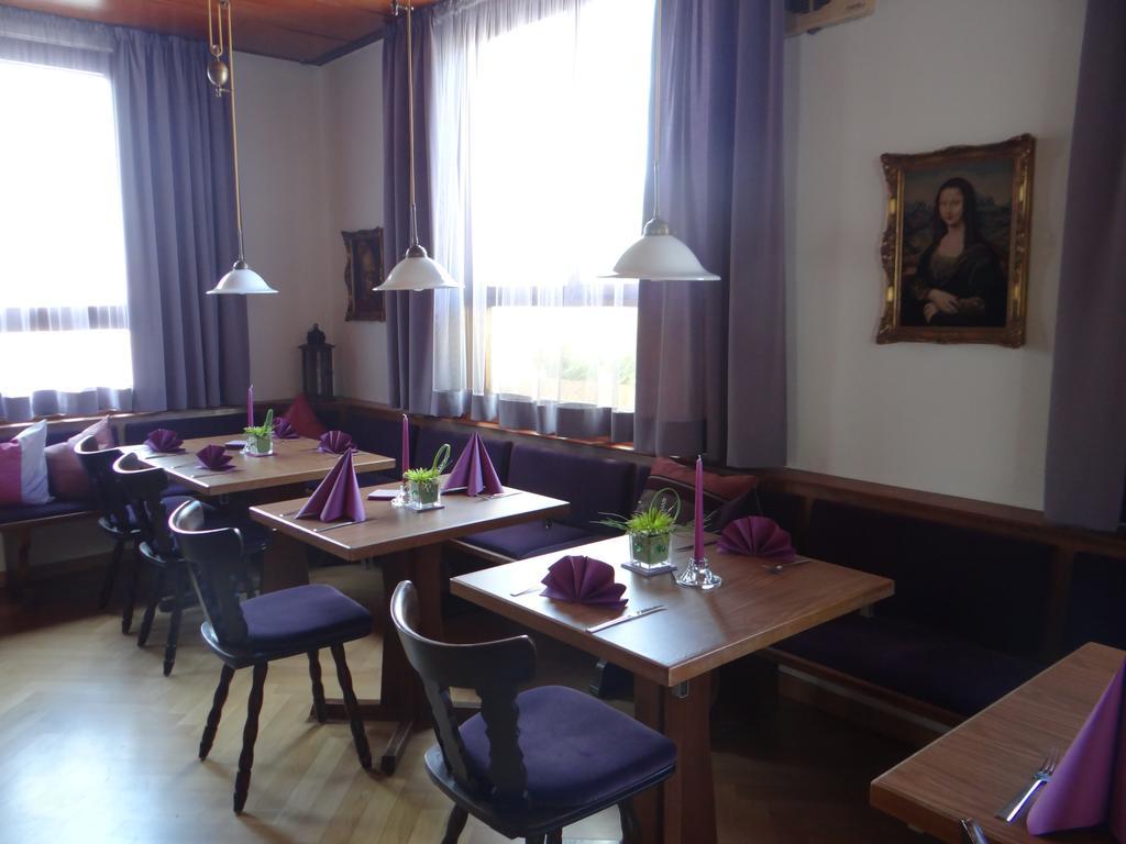 Hotel-Restaurant Zum Goldenen Hahnen Маркгронинген Экстерьер фото
